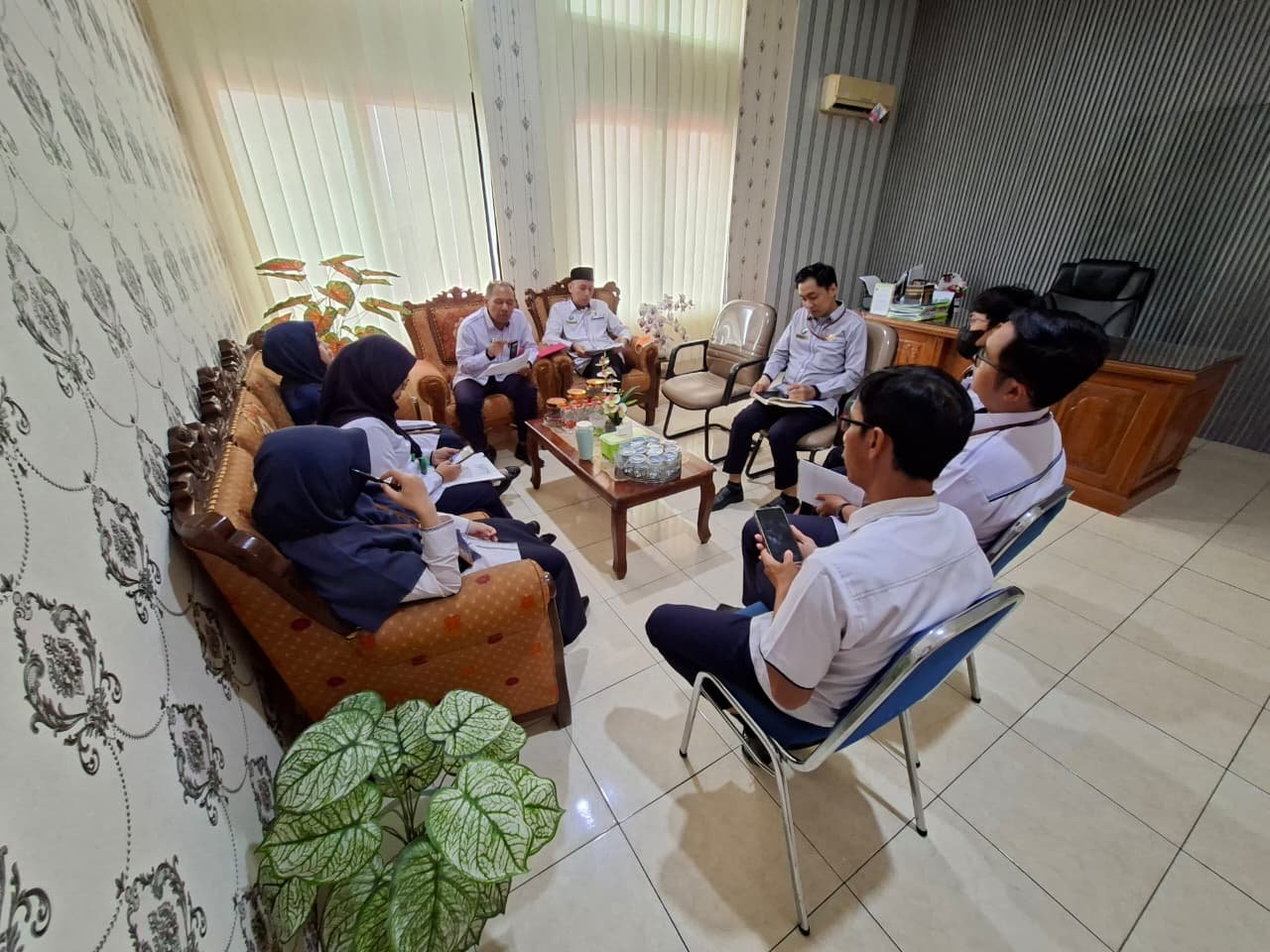📢 RAPAT KOORDINASI ANTARA SEKRETARIS, BAGIAN PTIP, SERTA BAGIAN UMUM DAN KEUANGAN BERSAMA KEPANITERAAN